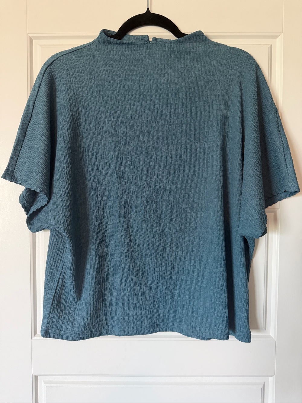 Ann Taylor Blue Textured Short Sleeve Women's Top
